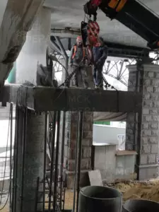 Алмазная резка железобетона с использованием крана